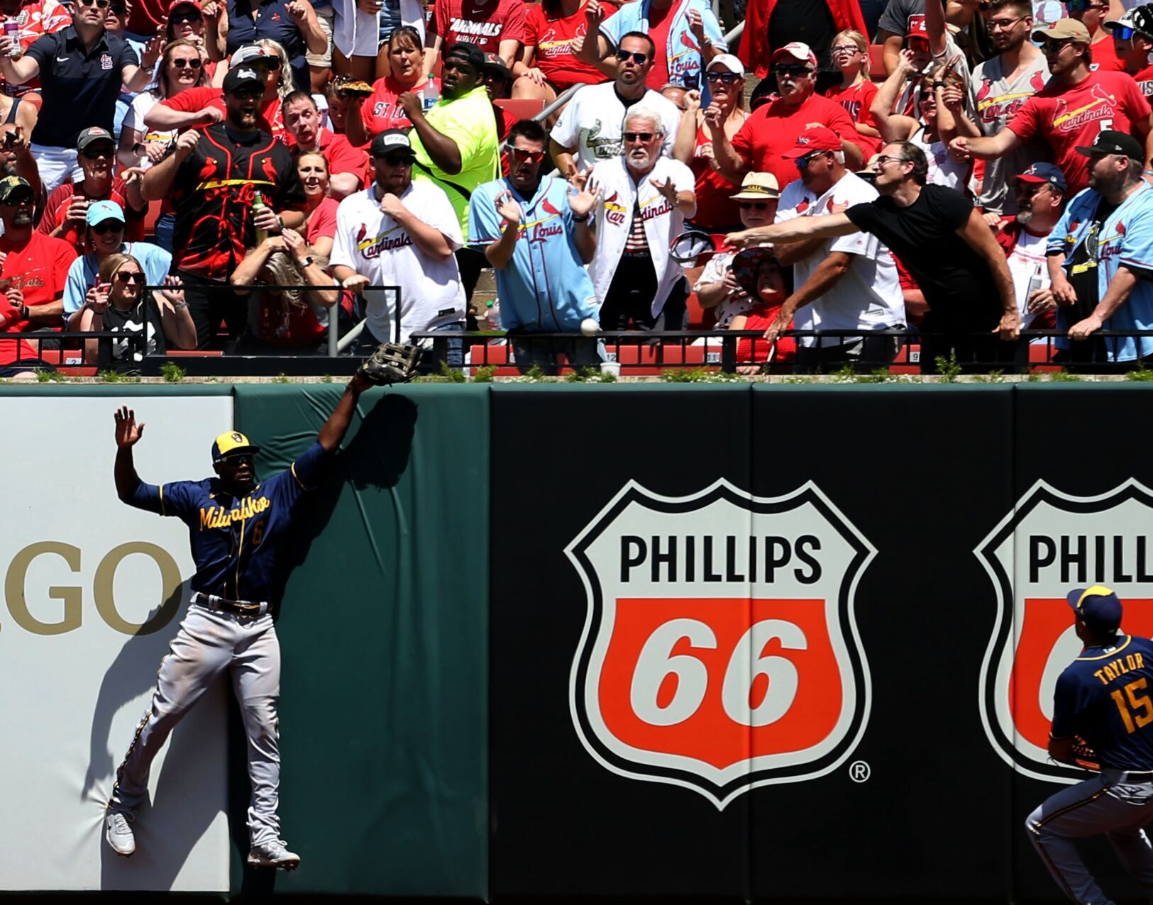 St. Louis Cardinals V Milwaukee